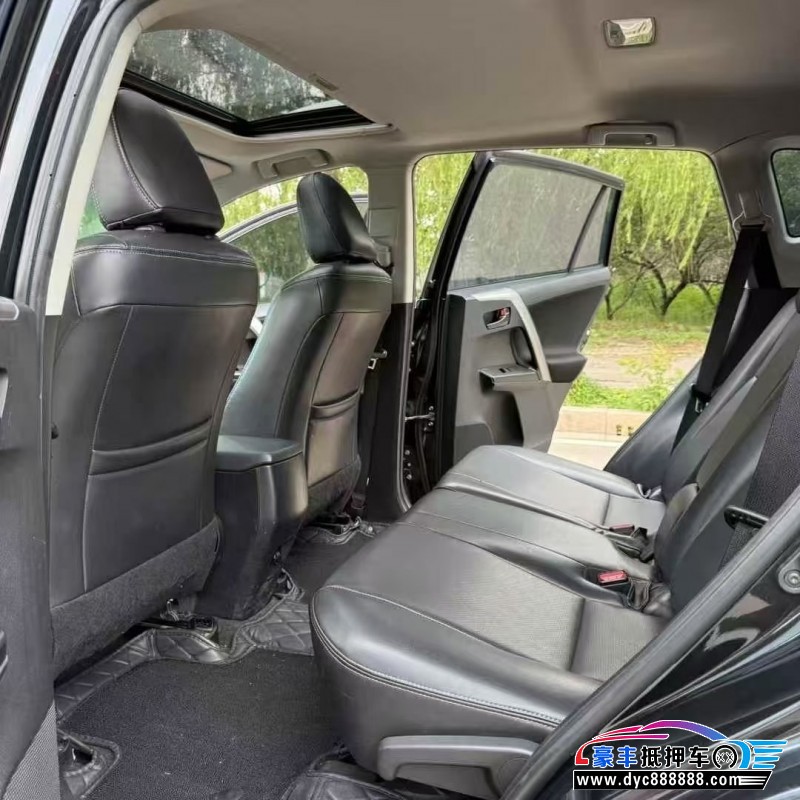 18年丰田RAV4轿车抵押车出售