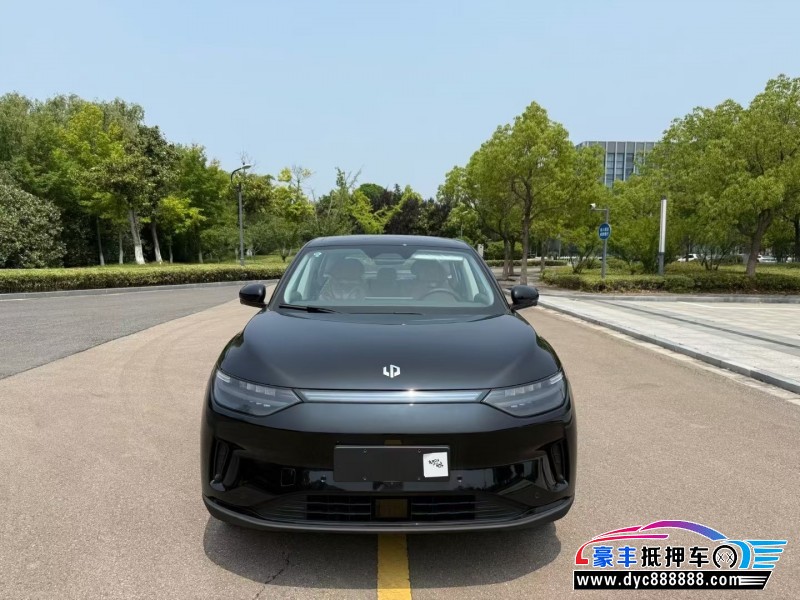 25年零跑C11轿车抵押车出售