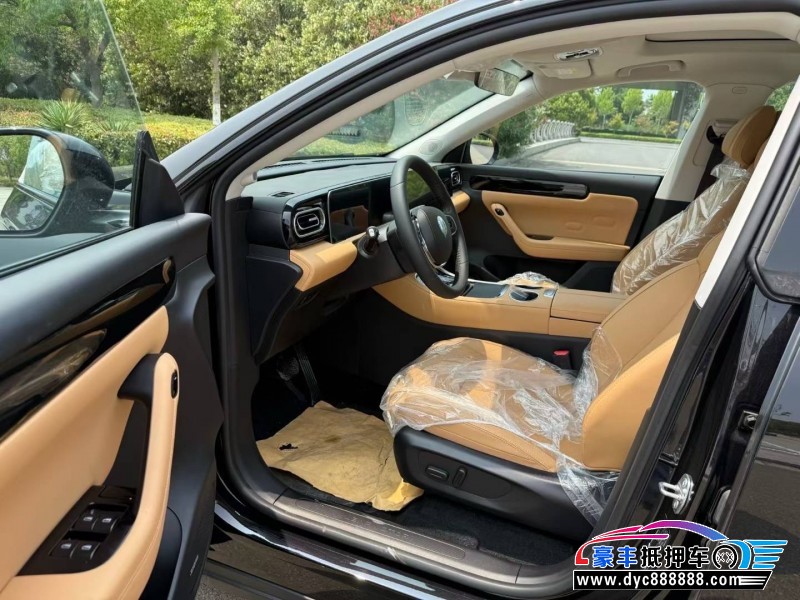 25年零跑C11轿车抵押车出售