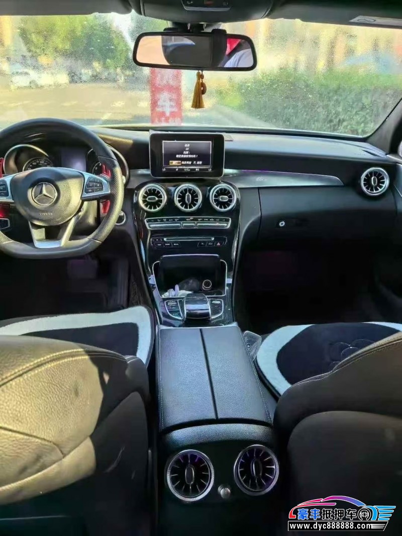 18年奔驰C轿车抵押车出售