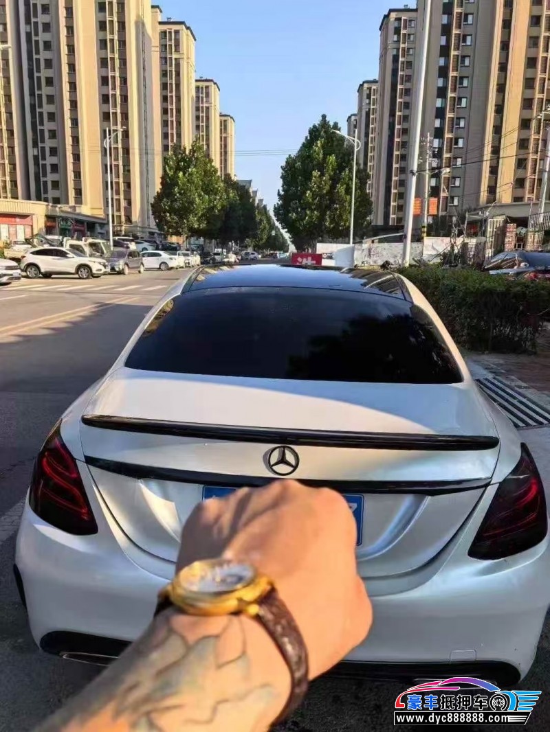 18年奔驰C轿车抵押车出售