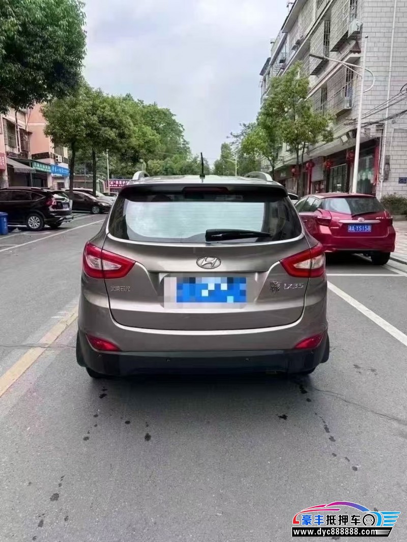 16年现代ix35轿车抵押车出售