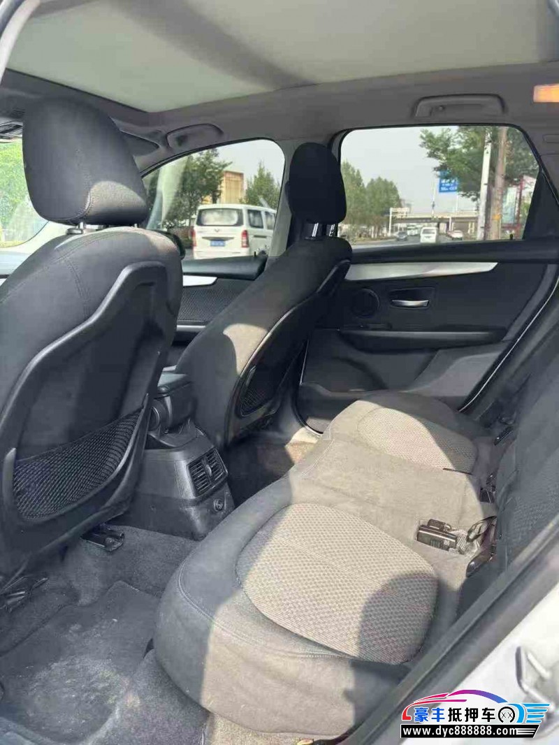 18年宝马2系轿车抵押车出售