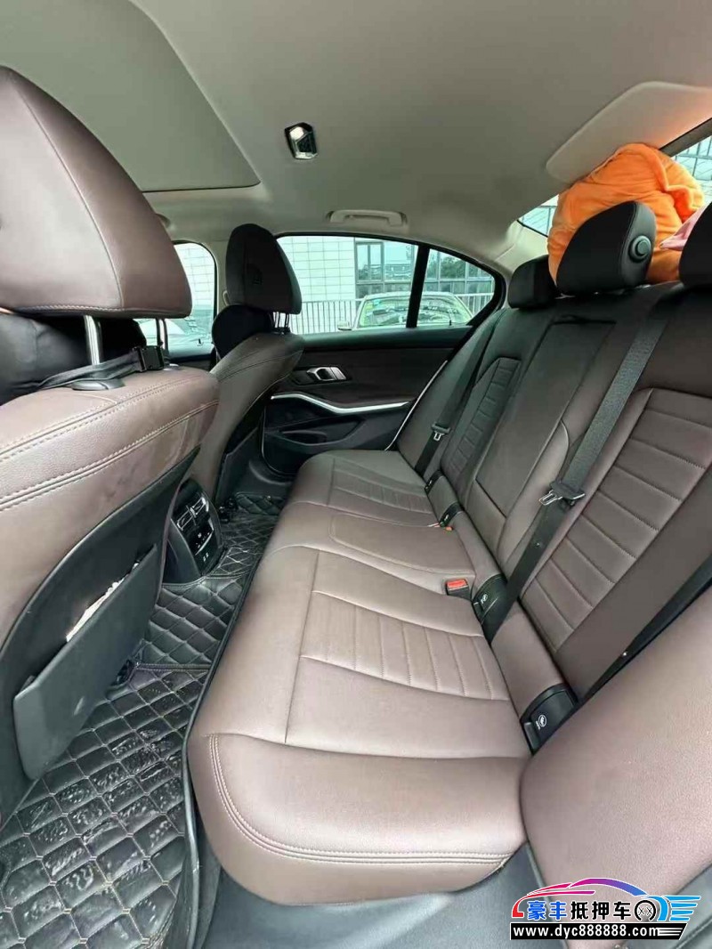 20年宝马3系轿车抵押车出售