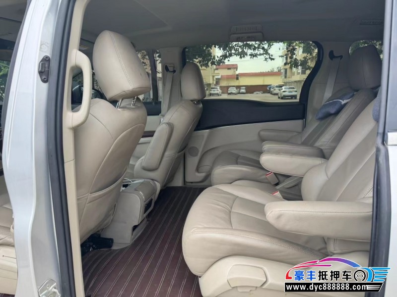 17年别克GL8轿车抵押车出售