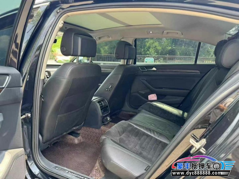 18年大众迈腾轿车抵押车出售