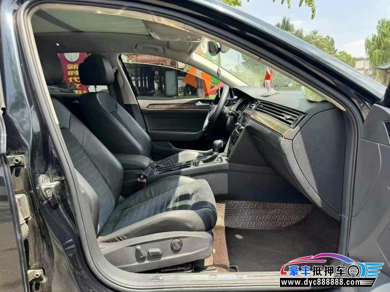 18年大众迈腾轿车抵押车出售