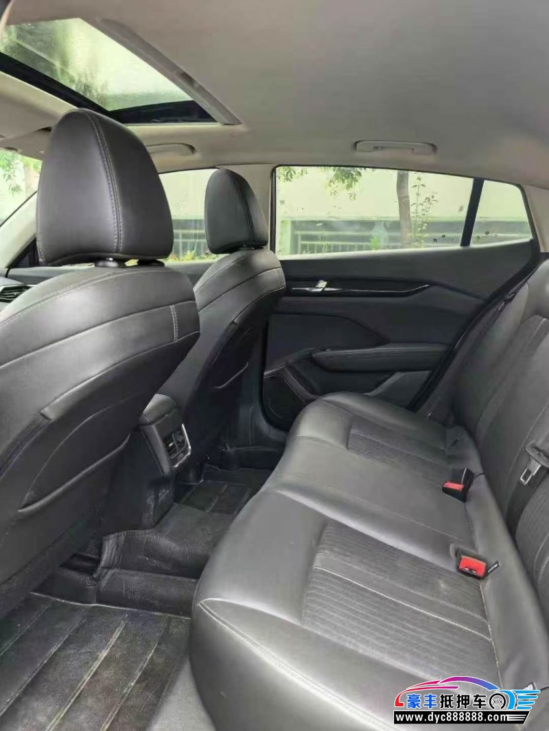 20年东风风神奕炫轿车抵押车出售