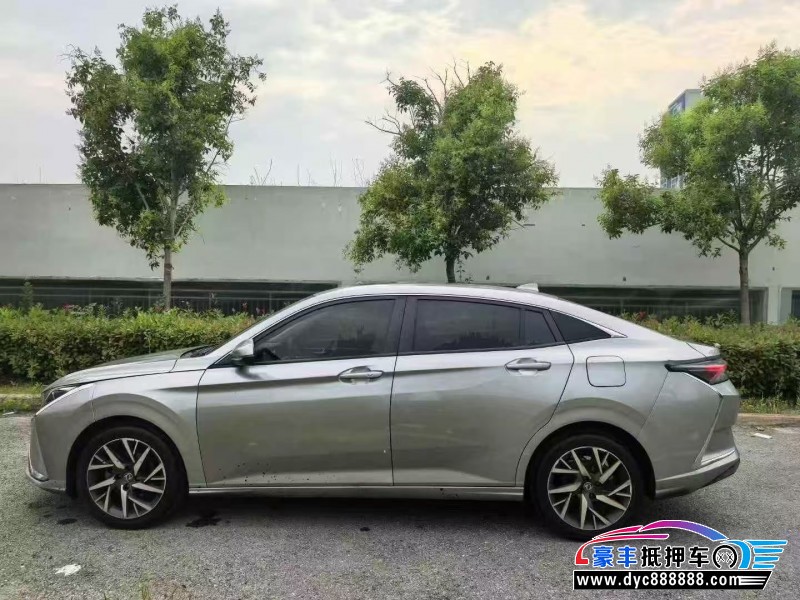 20年东风风神奕炫轿车抵押车出售