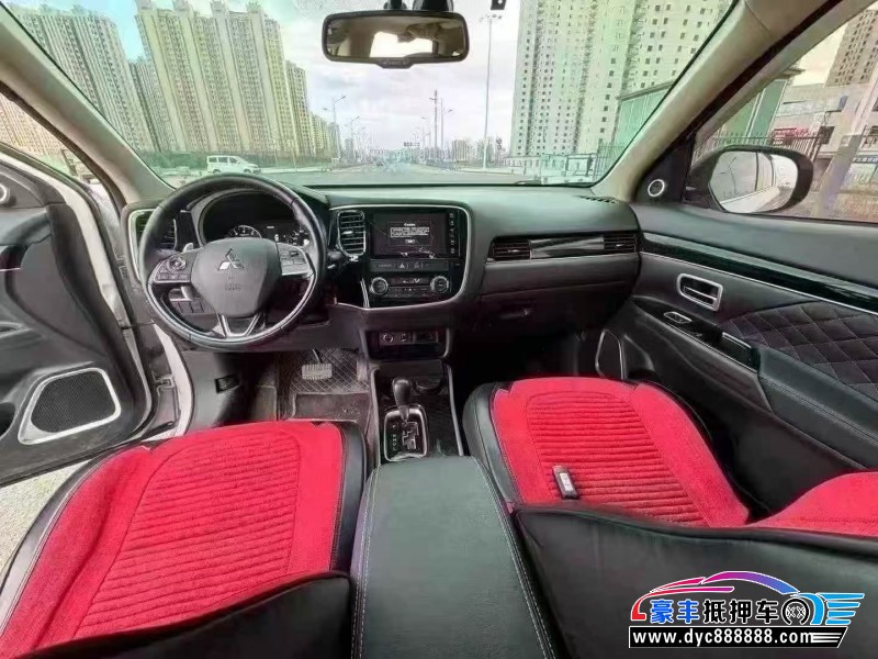 22年三菱欧蓝德轿车抵押车出售