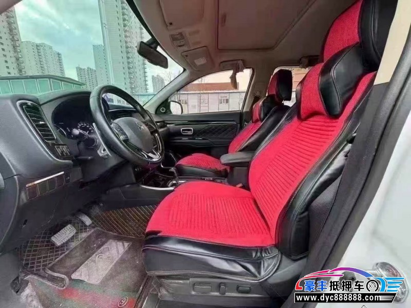 22年三菱欧蓝德轿车抵押车出售