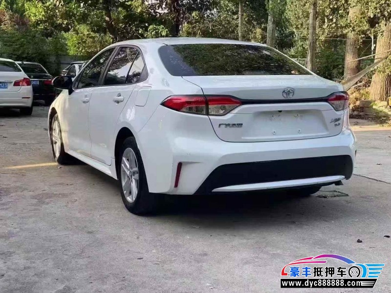 22年丰田雷凌轿车抵押车出售