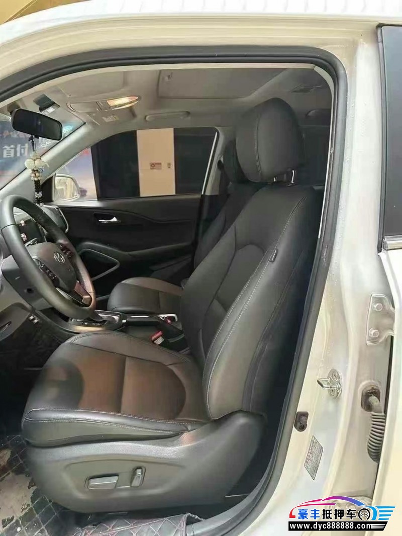 19年现代ix35轿车抵押车出售