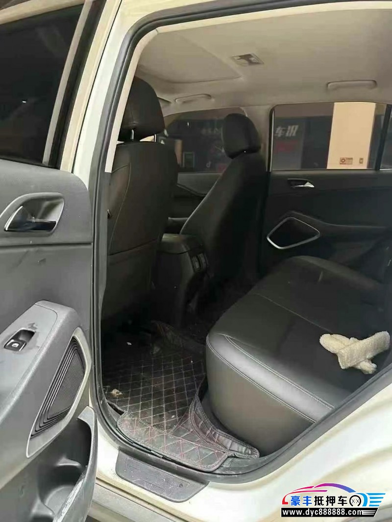 19年现代ix35轿车抵押车出售