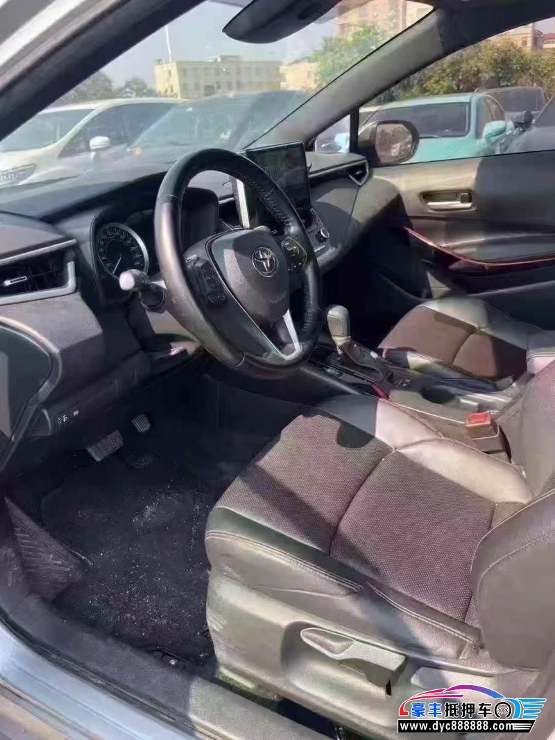 21年丰田雷凌轿车抵押车出售