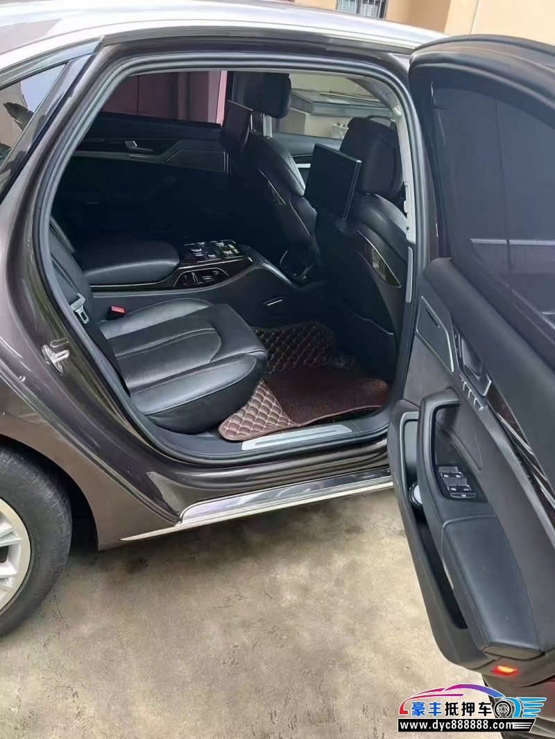 14年奥迪A8L轿车抵押车出售