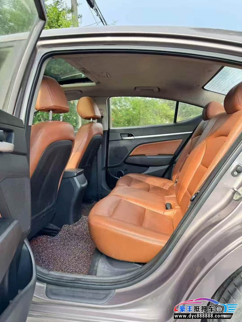 16年现代领动轿车抵押车出售