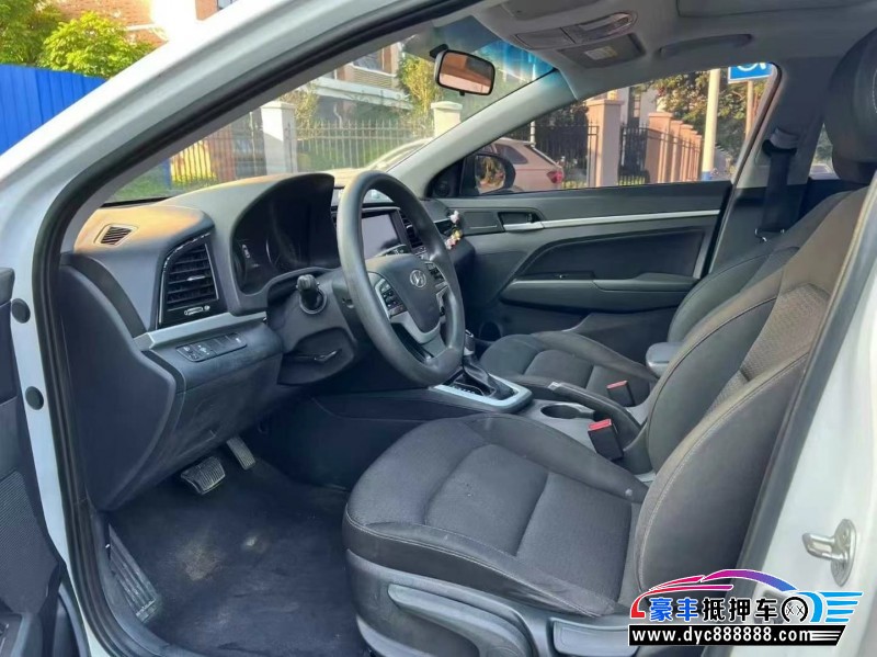 16年现代领动轿车抵押车出售