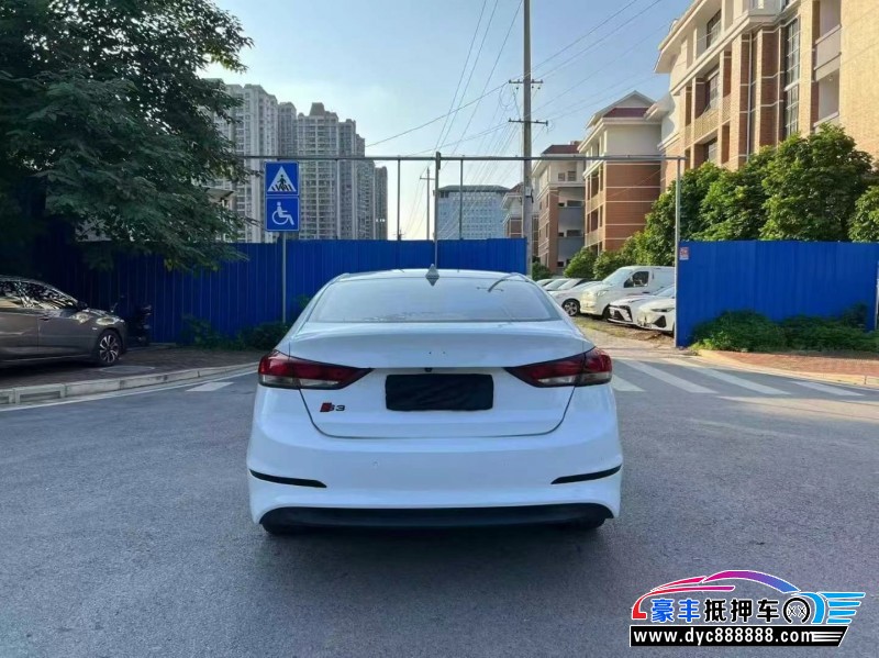 16年现代领动轿车抵押车出售