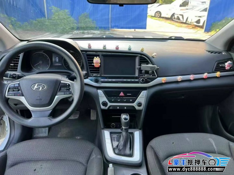 16年现代领动轿车抵押车出售