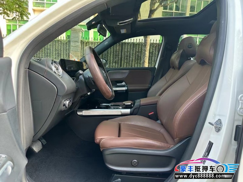 22年奔驰GLB轿车抵押车出售