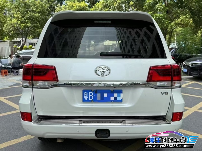 18年丰田兰德酷路泽（陆巡）轿车抵押车出售
