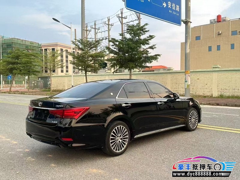 18年丰田皇冠轿车抵押车出售
