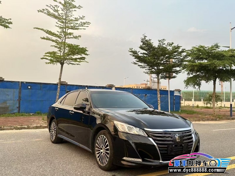 18年丰田皇冠轿车抵押车出售