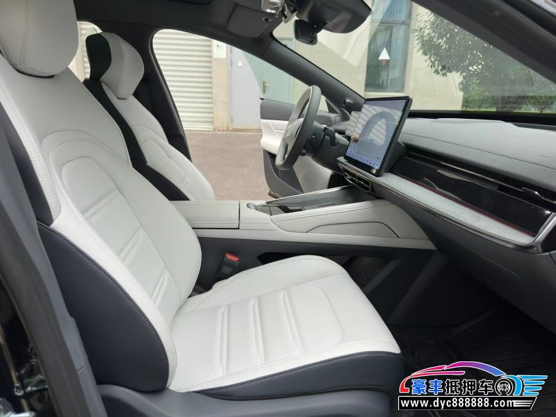 24年东风风神奕炫轿车抵押车出售