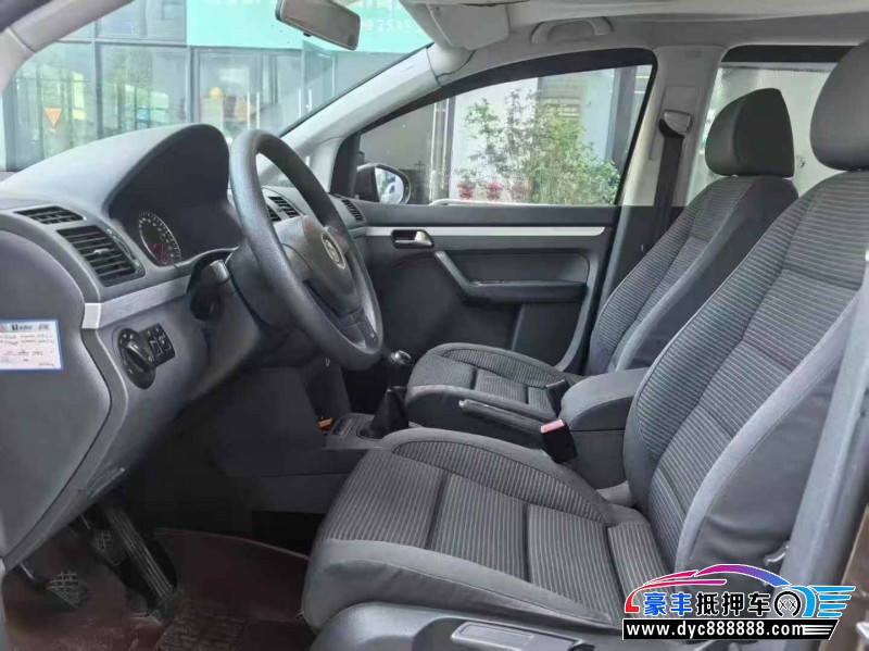 13年大众途安轿车抵押车出售