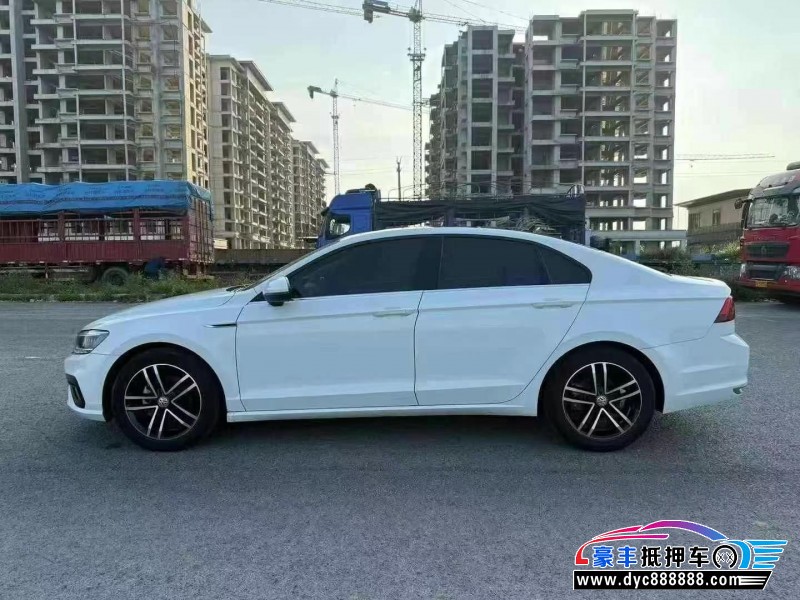 21年大众凌渡轿车抵押车出售