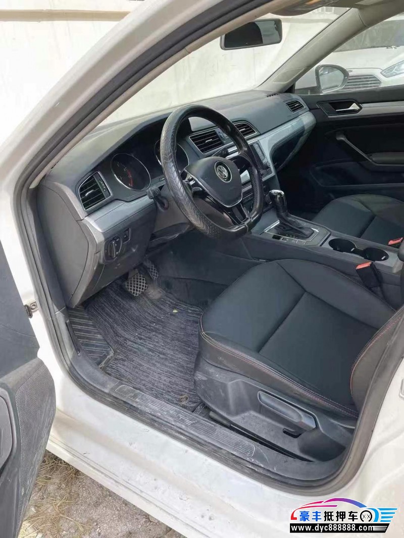 16年大众凌渡轿车抵押车出售