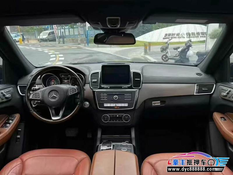 18年奔驰GLS轿车抵押车出售