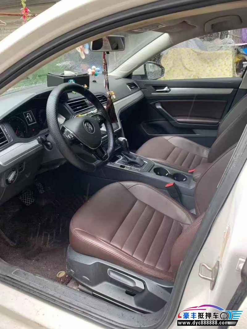 20年大众凌渡轿车抵押车出售