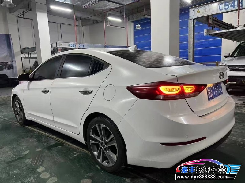 16年现代领动轿车抵押车出售