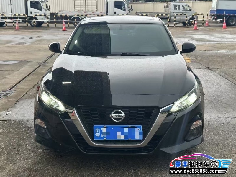 19年日产天籁轿车抵押车出售