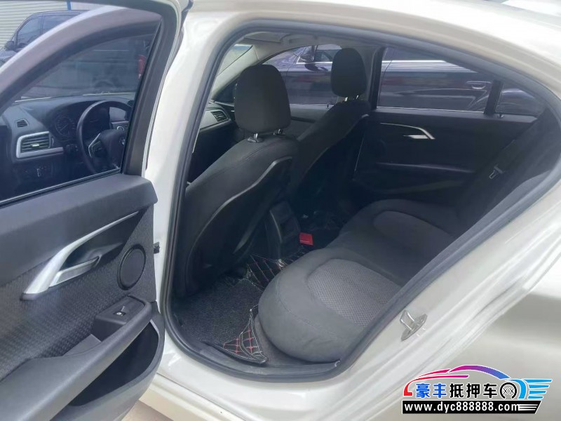 17年宝马1系轿车抵押车出售