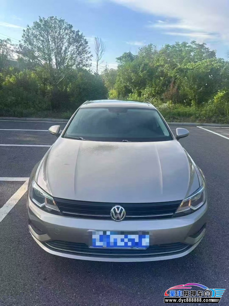 15年大众凌渡轿车抵押车出售