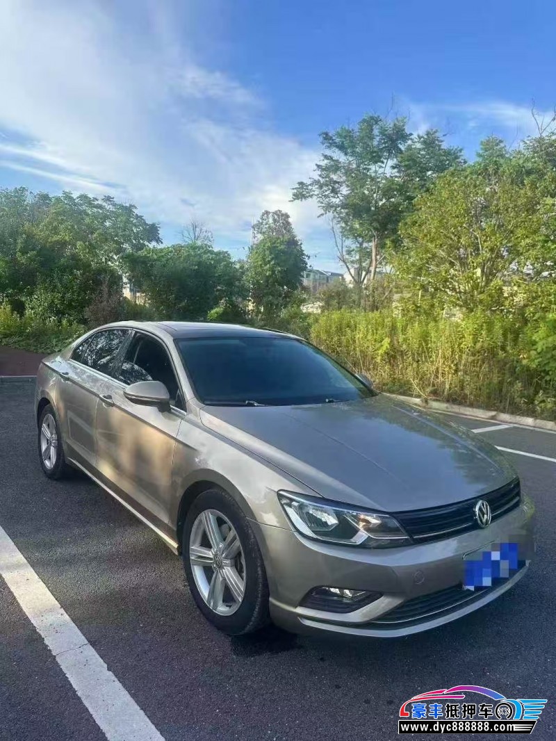 15年大众凌渡轿车抵押车出售