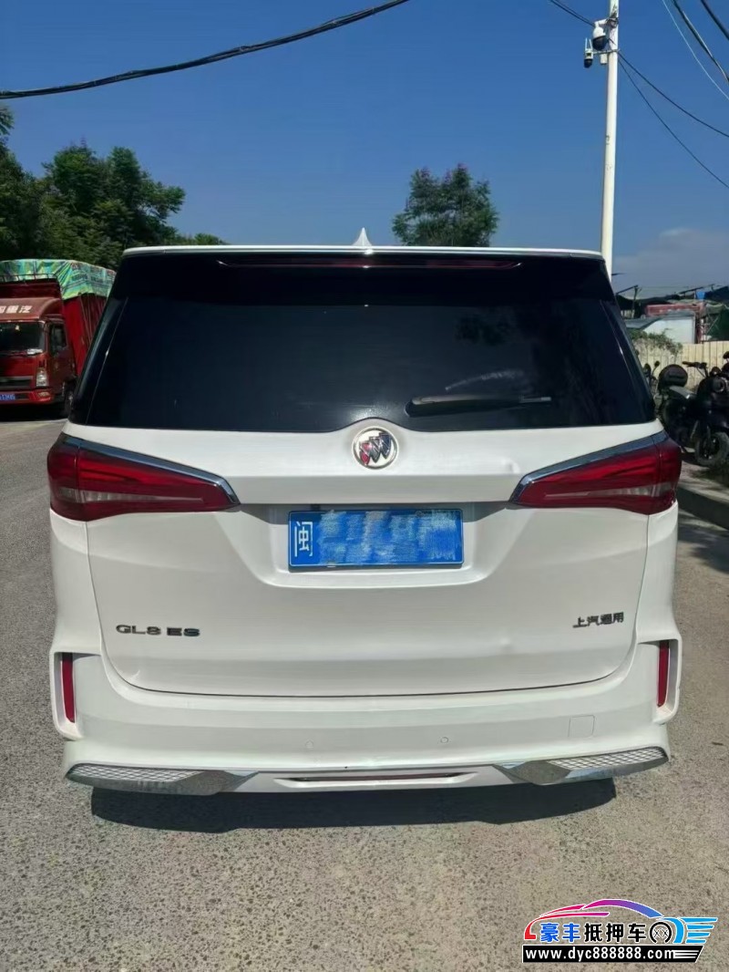 18年别克GL8轿车抵押车出售