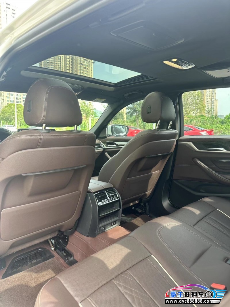 22年宝马5系轿车抵押车出售