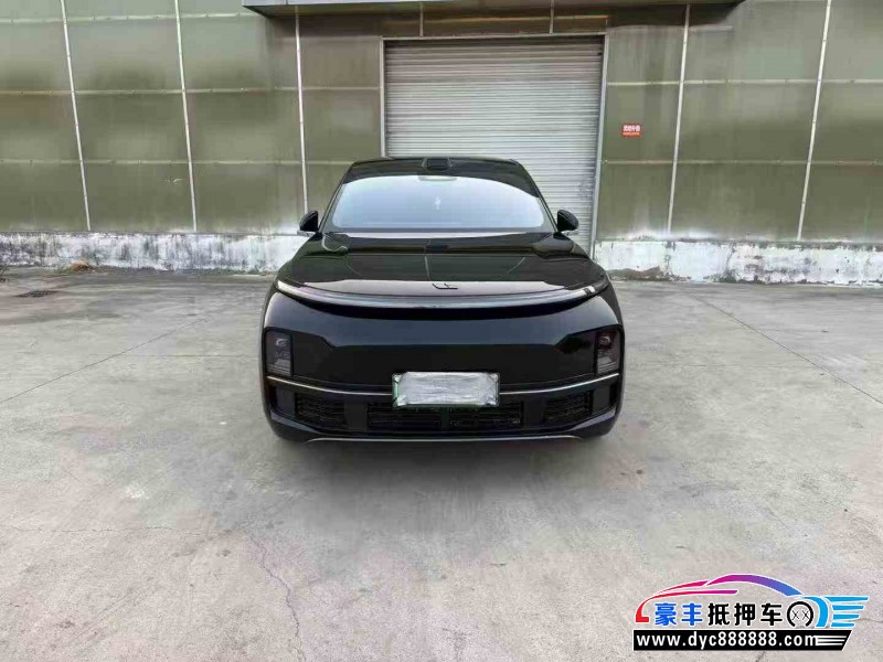 抵押车出售24年理想L8轿车