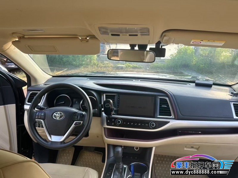 17年丰田汉兰达轿车抵押车出售