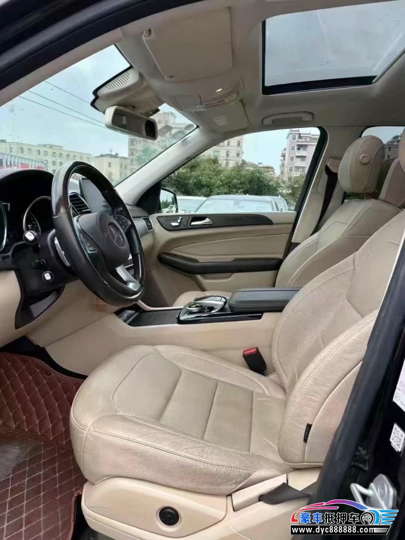 18年奔驰GLS轿车抵押车出售