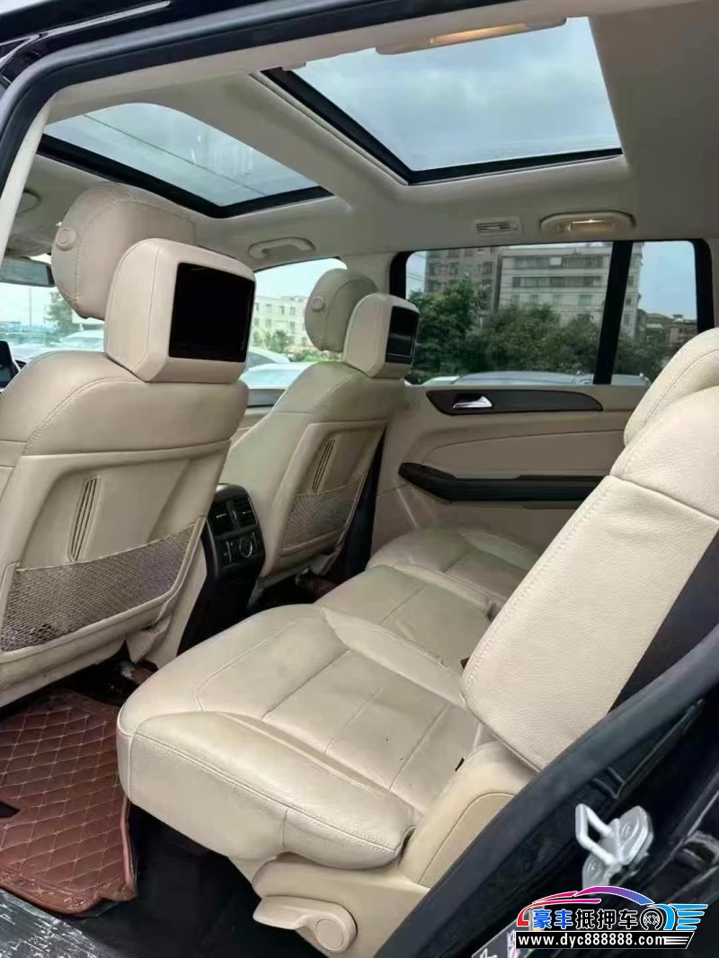 18年奔驰GLS轿车抵押车出售