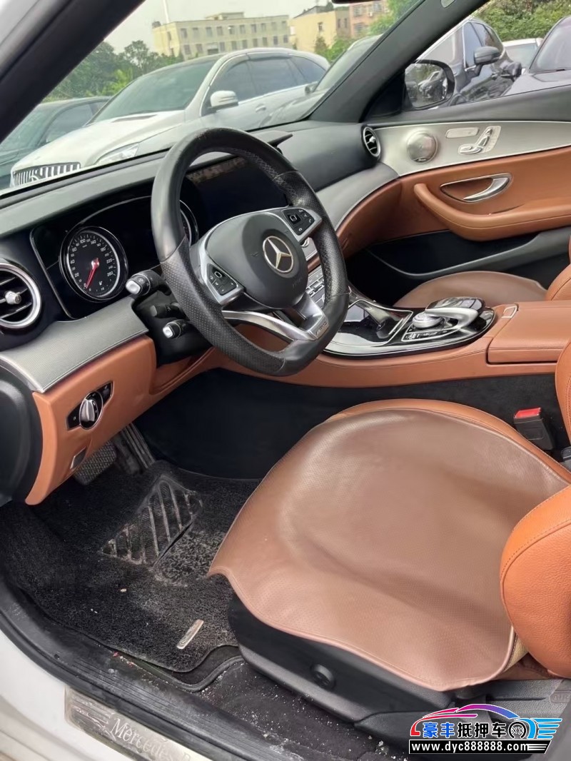 17年奔驰E轿车抵押车出售