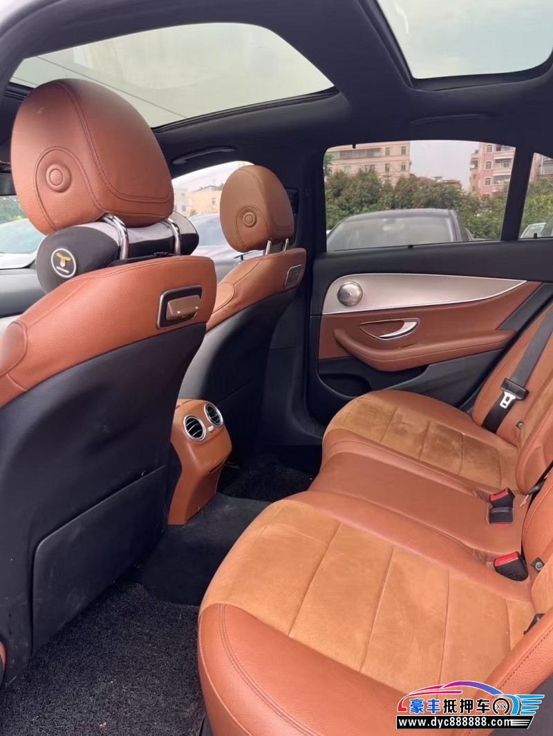 17年奔驰E轿车抵押车出售