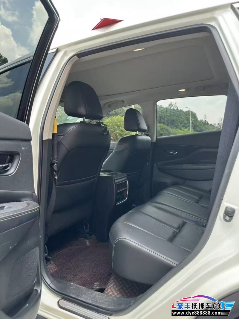 17年日产楼兰轿车抵押车出售