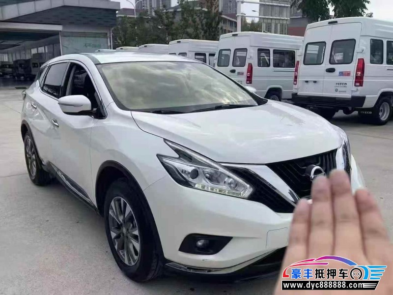 抵押车出售20年日产楼兰轿车