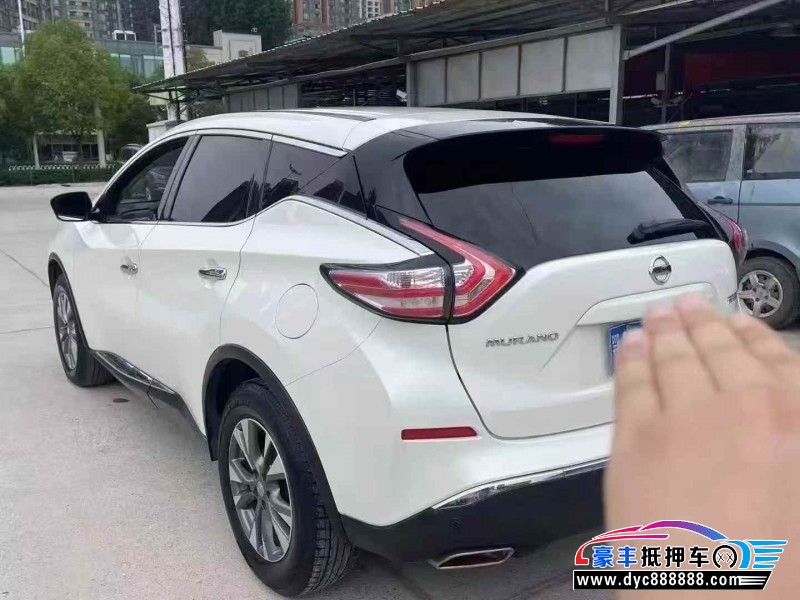 20年日产楼兰轿车抵押车出售